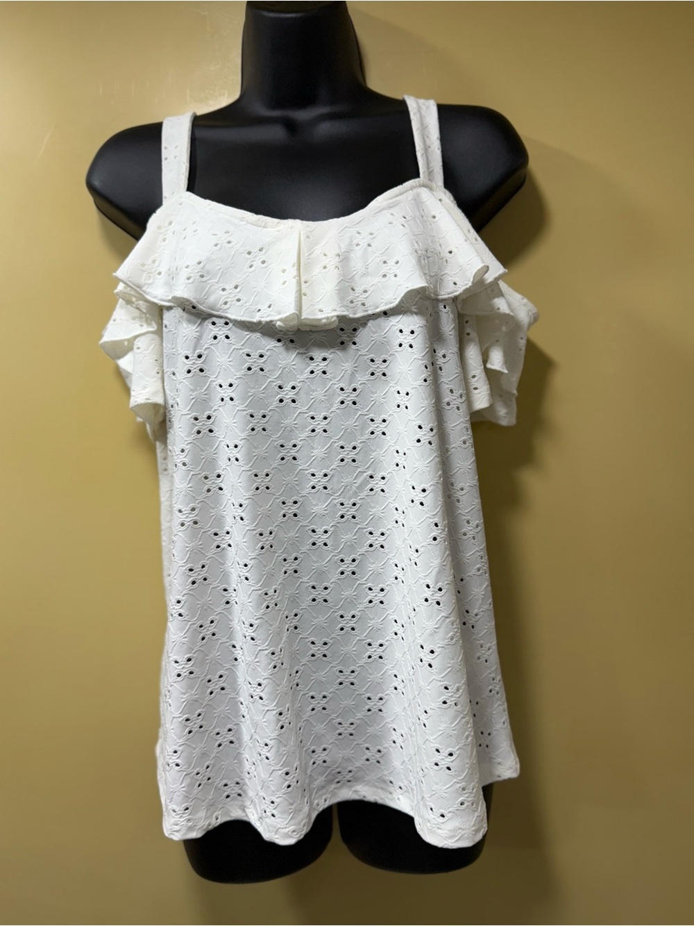 Cable & Gauge White Eyelet Ruffle Cold-Shoulder Camisole